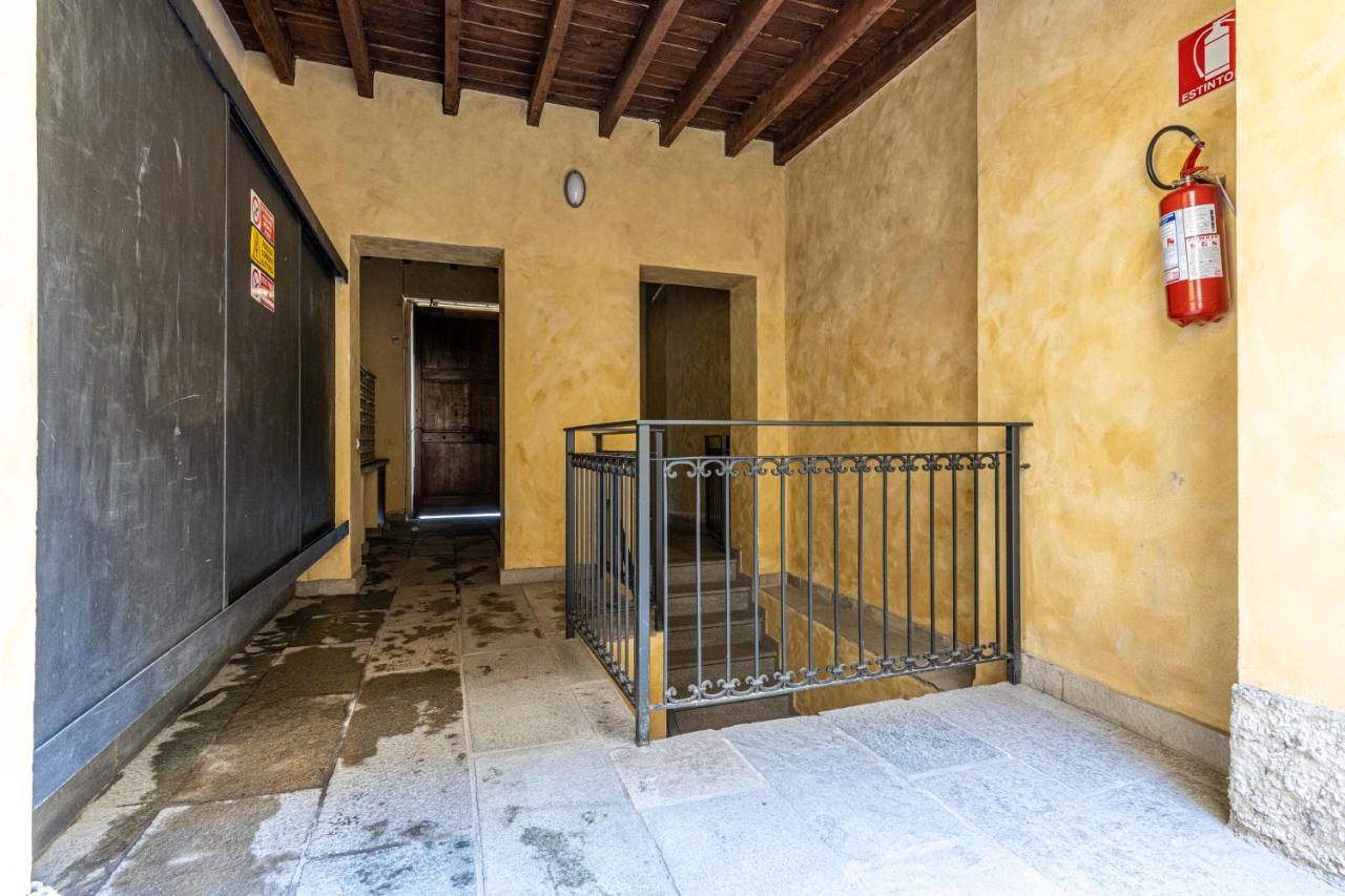 Xenia Apartments - Accogliente Pied-A-Terre Sui Navigli Milano Exterior foto